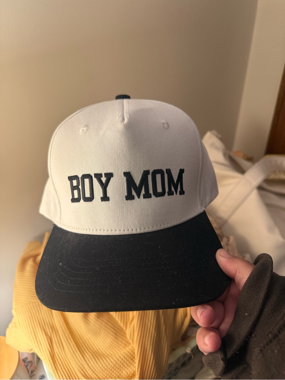 BOY MOM Two-Tone women’s Baseball Cap - White & Black